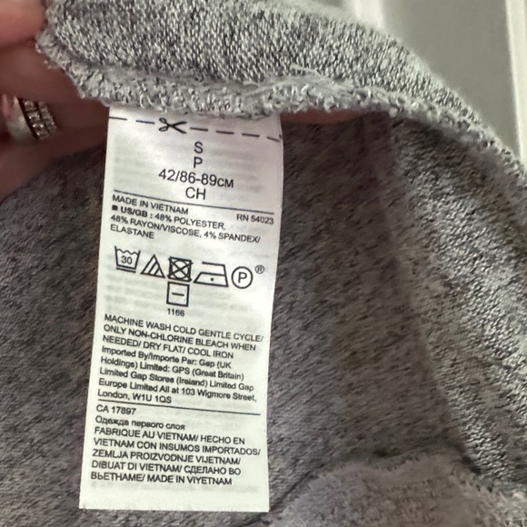 Banana Republic Light Gray Women's Cardigan EUC Sz S - Picture 6 of 8